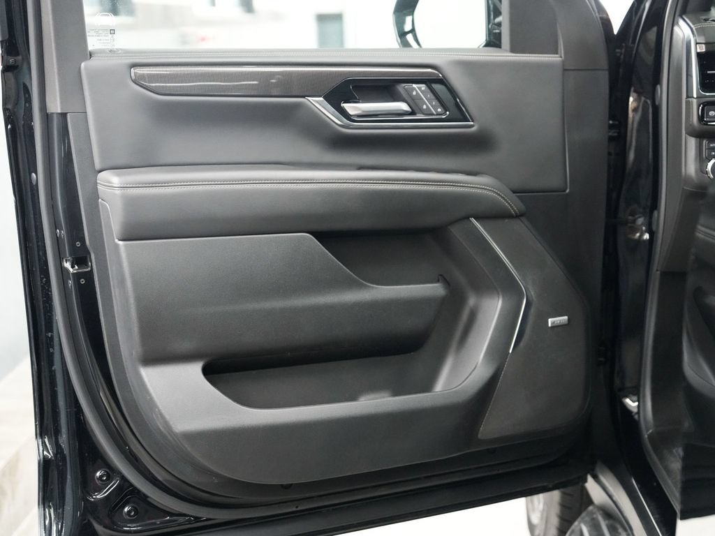 Used 2025 GMC Yukon XL Elevation w/ LPO, Elevation Black Package AWD/4WD image 11