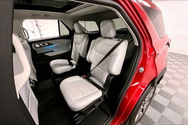 Used 2025 Ford Explorer Platinum w/ Ultimate Package image 22