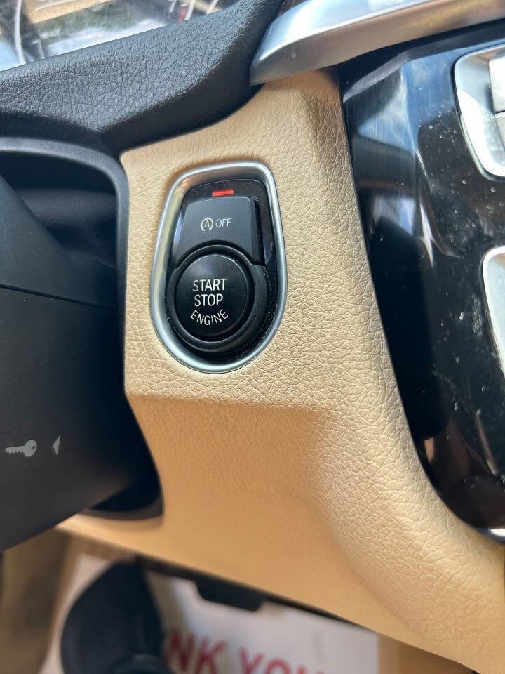 Used 2016 BMW 320i xDrive Sedan image 14