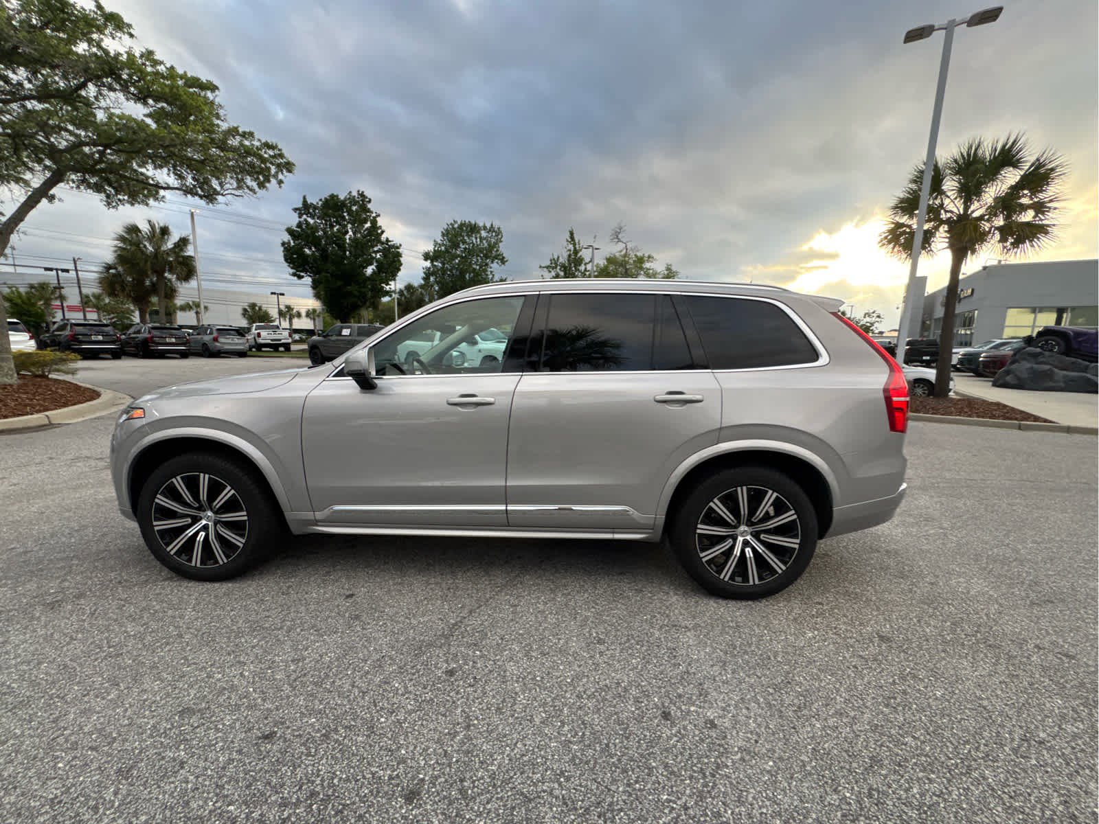 Certified 2025 Volvo XC90 B5 Core AWD/4WD image 14