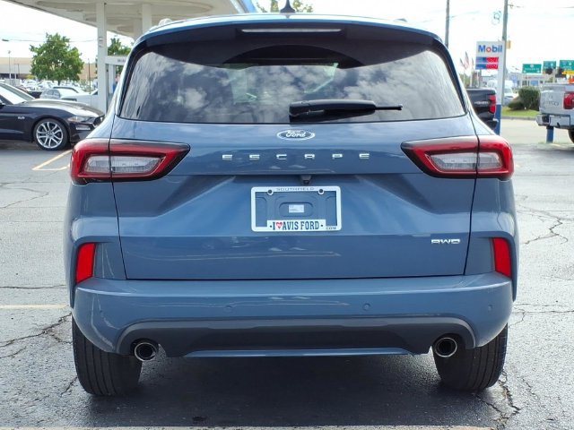 Used 2023 Ford Escape ST-Line w/ Tech Pack #1 AWD/4WD image 8