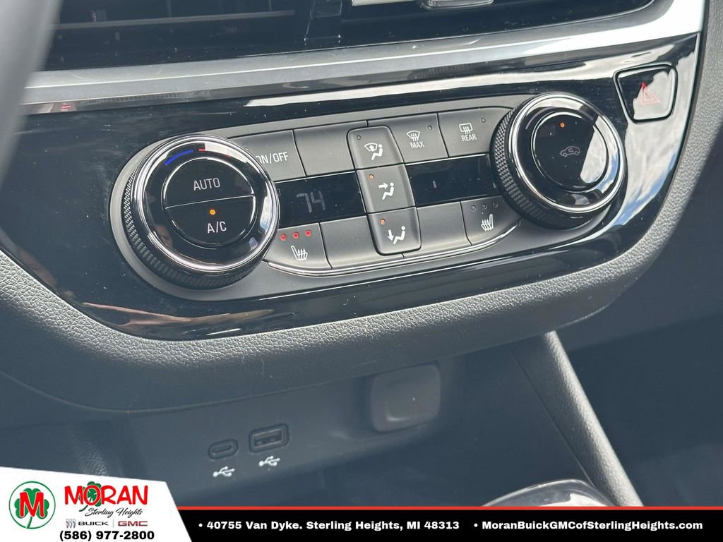 Used 2024 Buick Envista Sport Touring w/ Convenience I Package FWD image 27