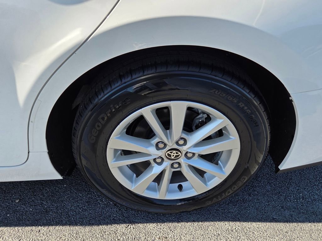 Certified 2025 Toyota Camry LE FWD image 15