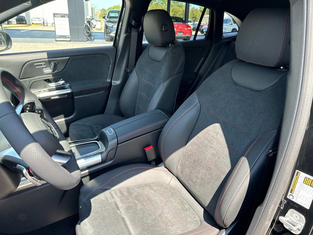 Used 2025 Mercedes-Benz GLA 250 image 9