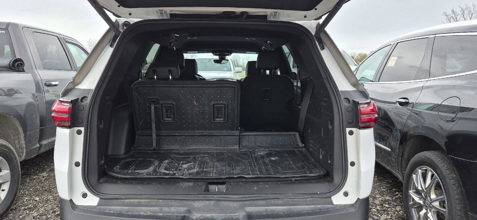 Used 2022 Chevrolet Traverse RS image 5