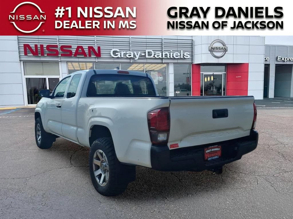 Used 2018 Toyota Tacoma SR RWD image 6