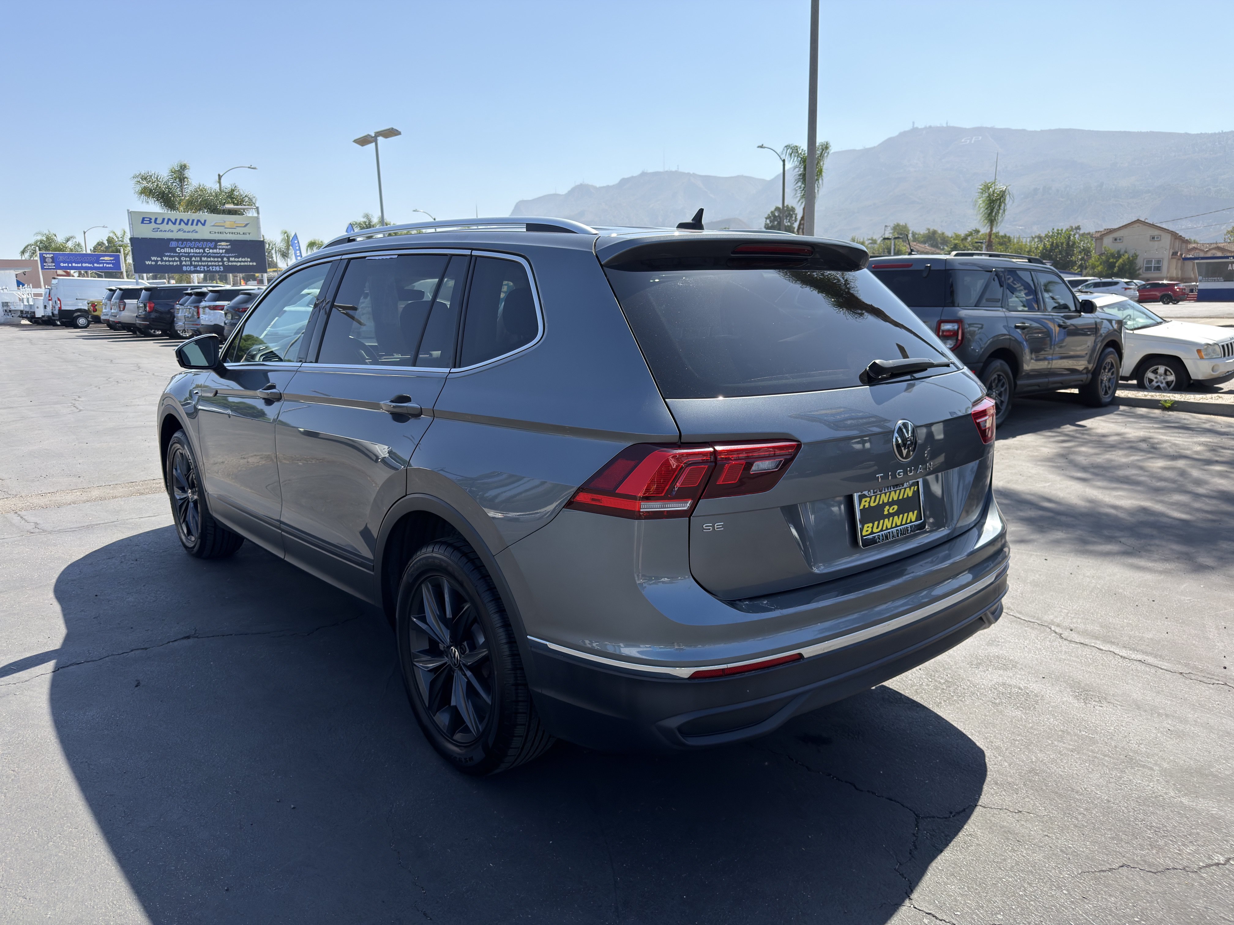 Used 2024 Volkswagen Tiguan SE FWD image 6