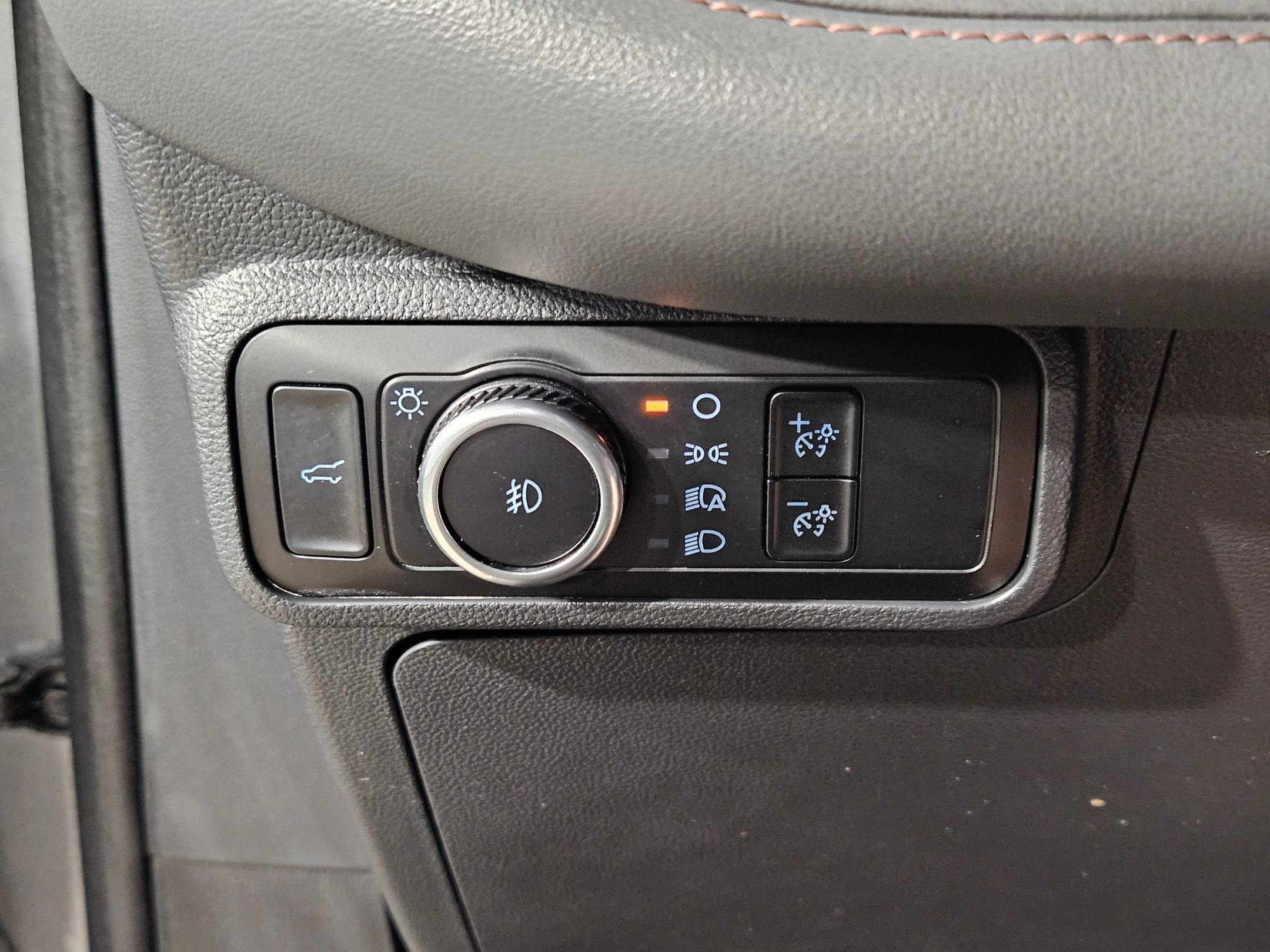 Used 2025 Ford Explorer Active w/ Active Comfort Package AWD/4WD image 26