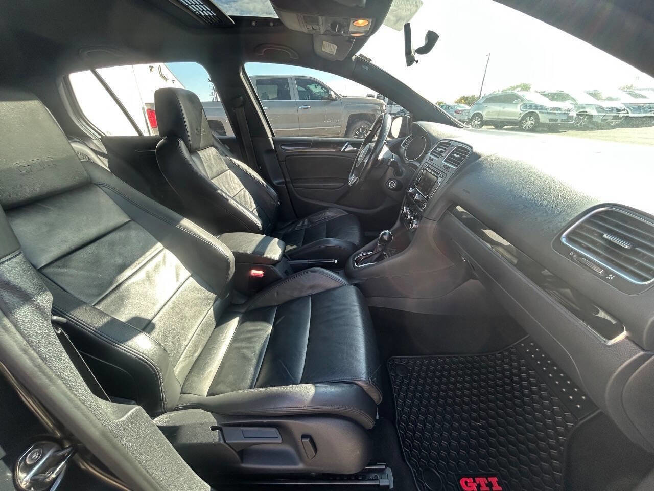 Used 2011 Volkswagen GTI 4-Door image 14