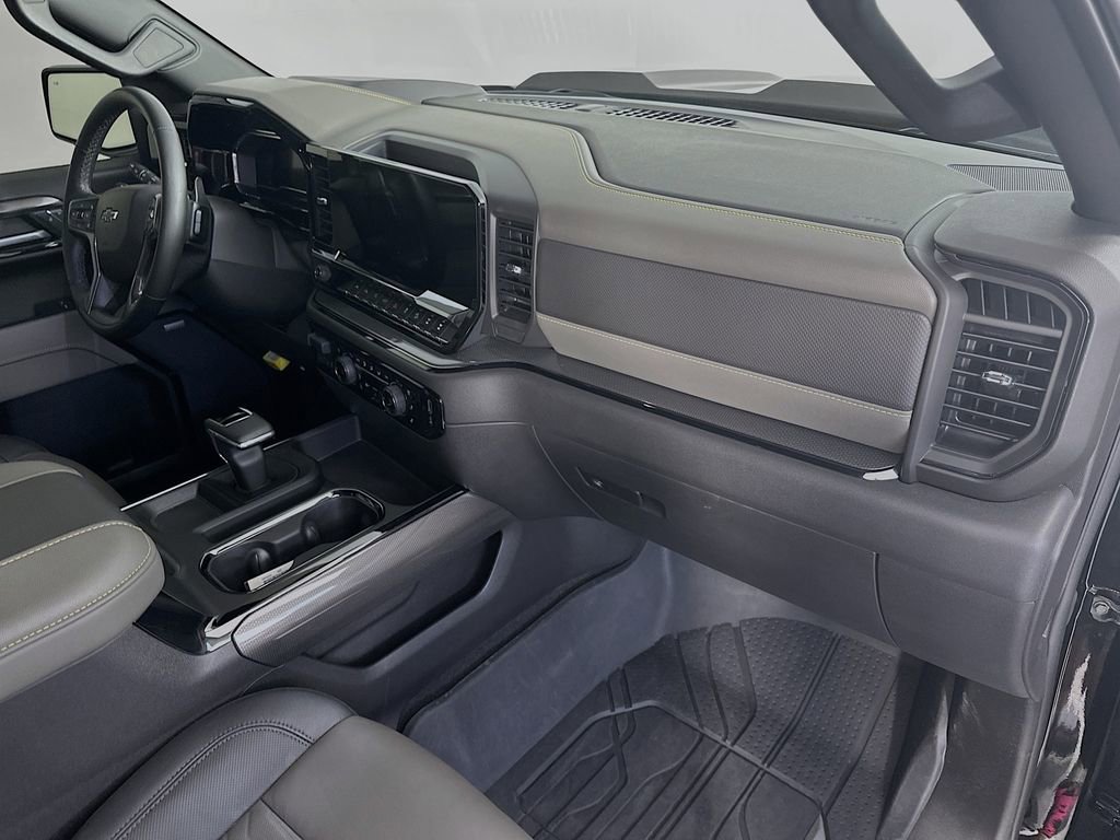 Used 2025 Chevrolet Silverado 1500 ZR2 w/ Technology Package image 32