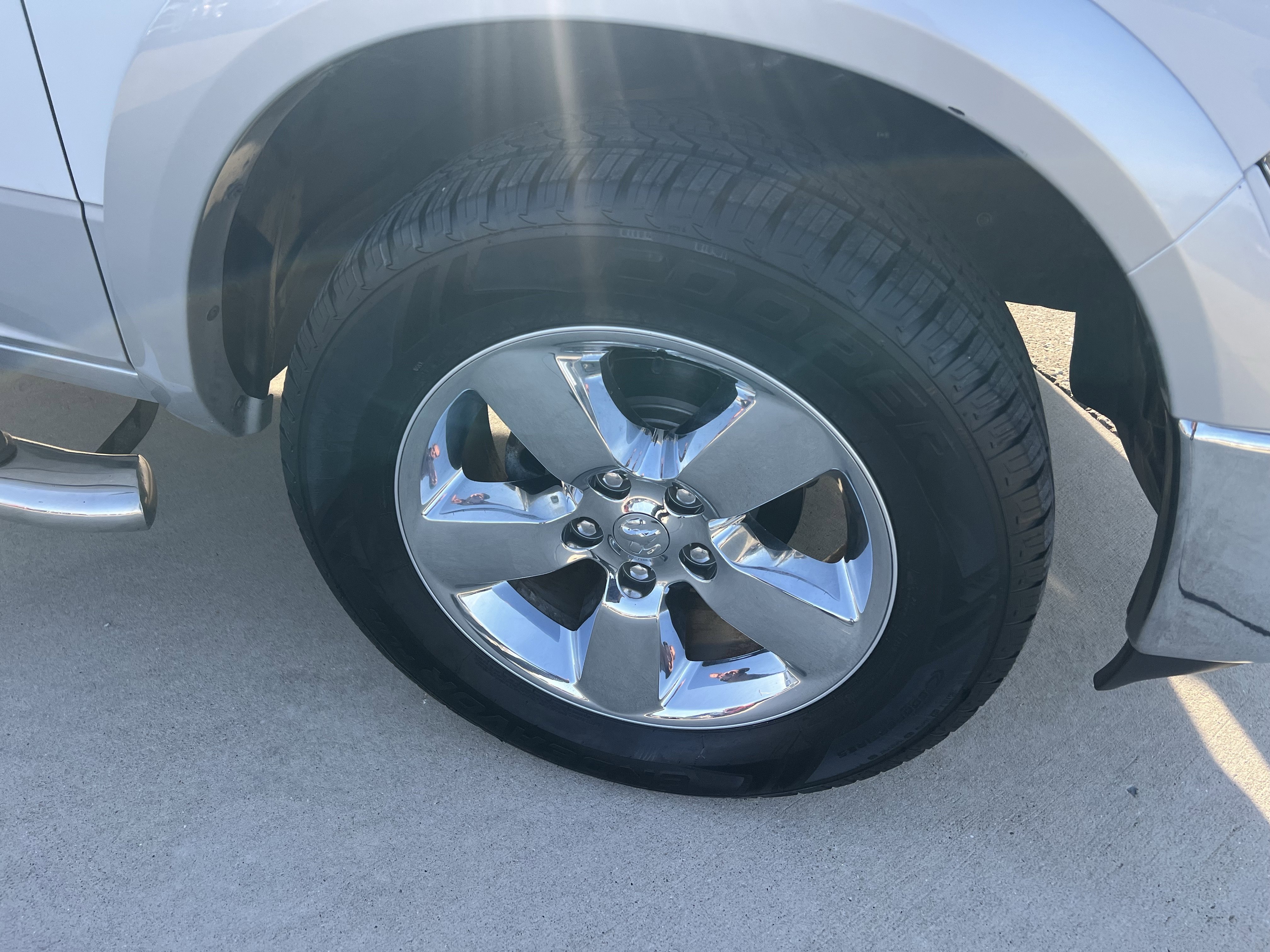 Used 2014 RAM 1500 Laramie w/ Convenience Group image 2