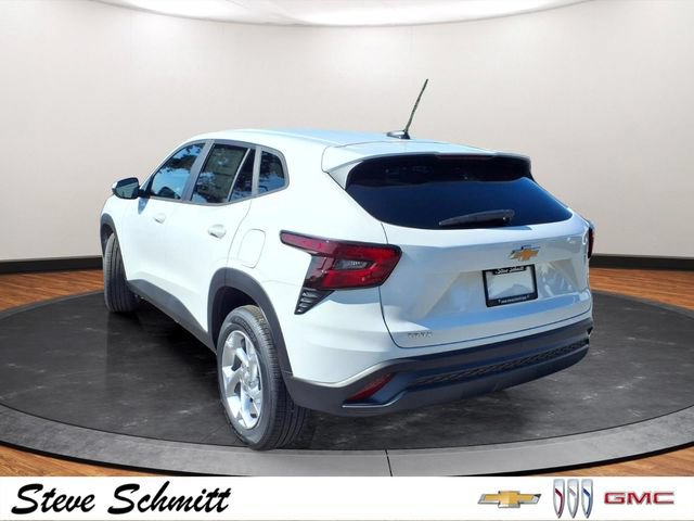New 2026 Chevrolet Trax LS w/ LS Convenience Package FWD video 3