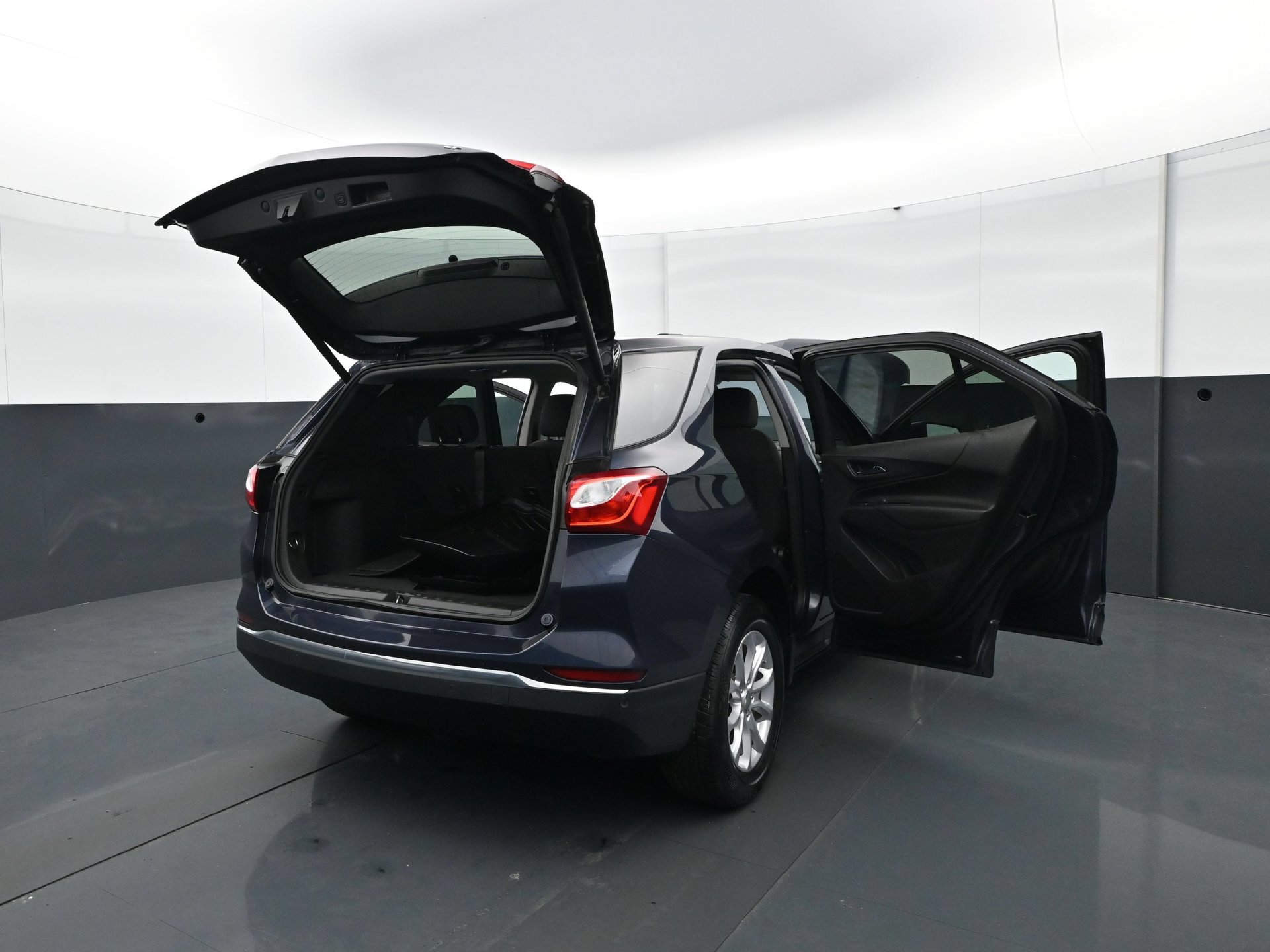 Used 2018 Chevrolet Equinox LT FWD image 35