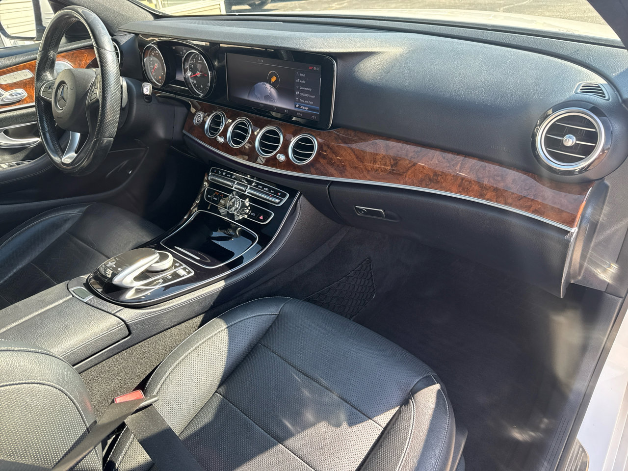 Used 2017 Mercedes-Benz E 300 4MATIC w/ Premium 3 Package image 32