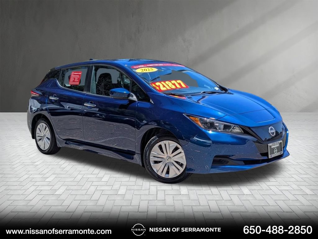Used 2025 Nissan Leaf S FWD image 1