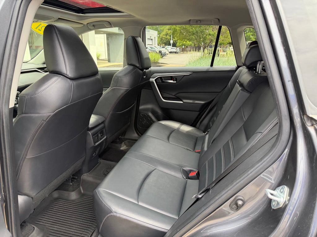 Used 2021 Toyota RAV4 XLE Premium AWD/4WD image 10