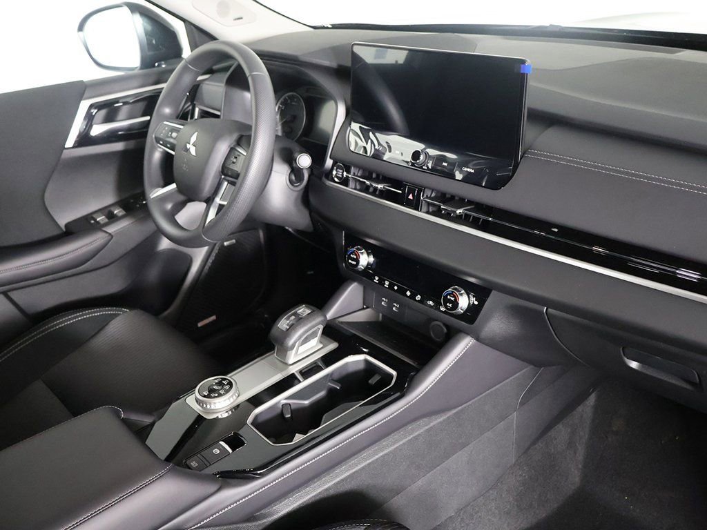 New 2026 Mitsubishi Outlander ES AWD/4WD image 25