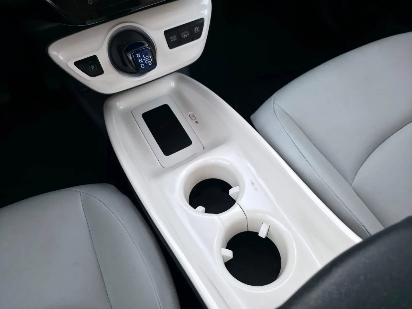 Used 2018 Toyota Prius Prime Premium image 20