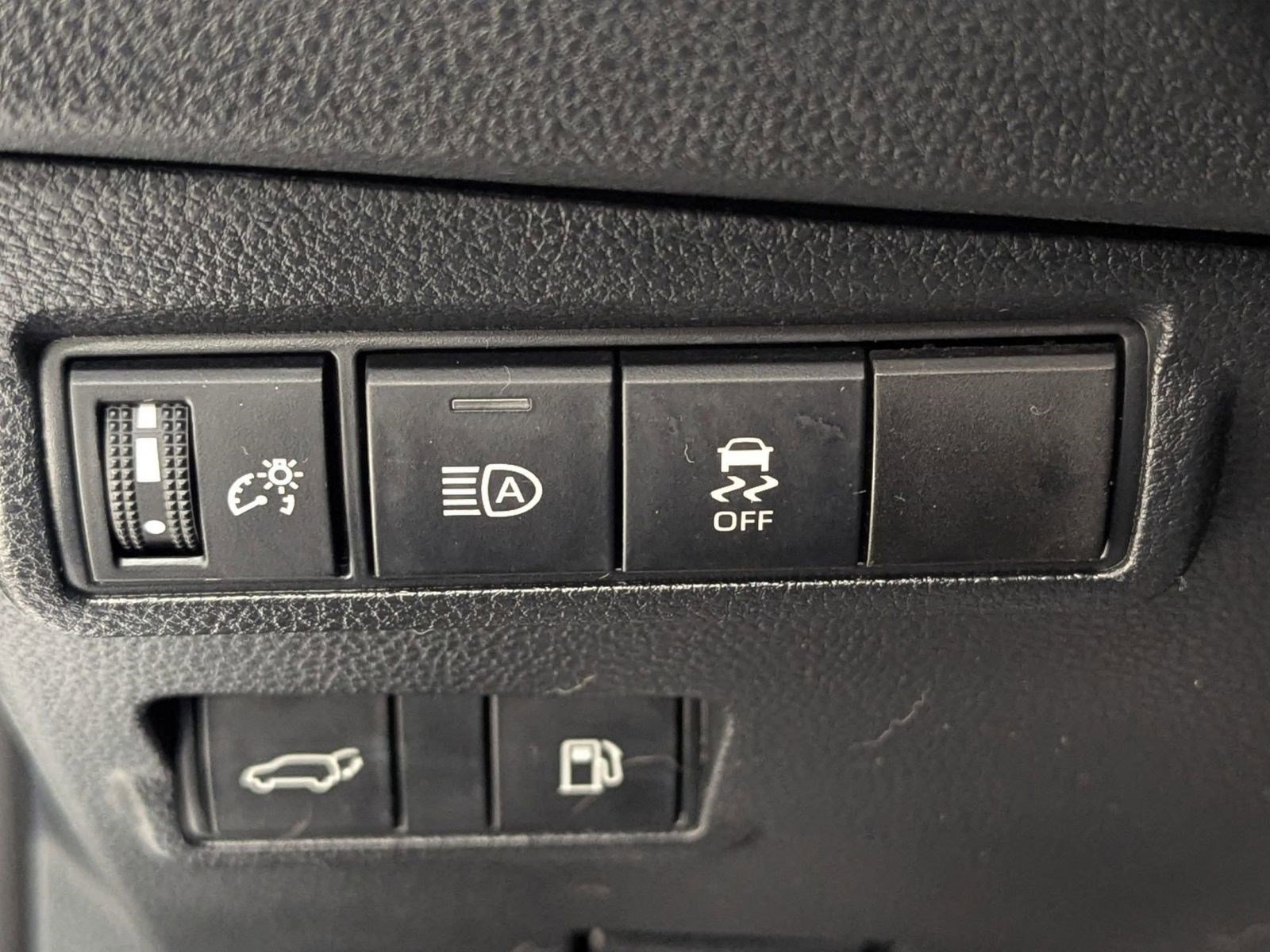 Used 2023 Toyota Corolla Cross XSE image 15