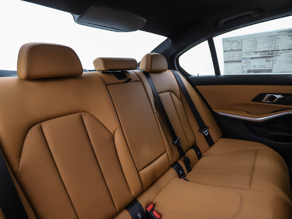New 2026 BMW 330i xDrive Sedan w/ Premium Package AWD/4WD image 28