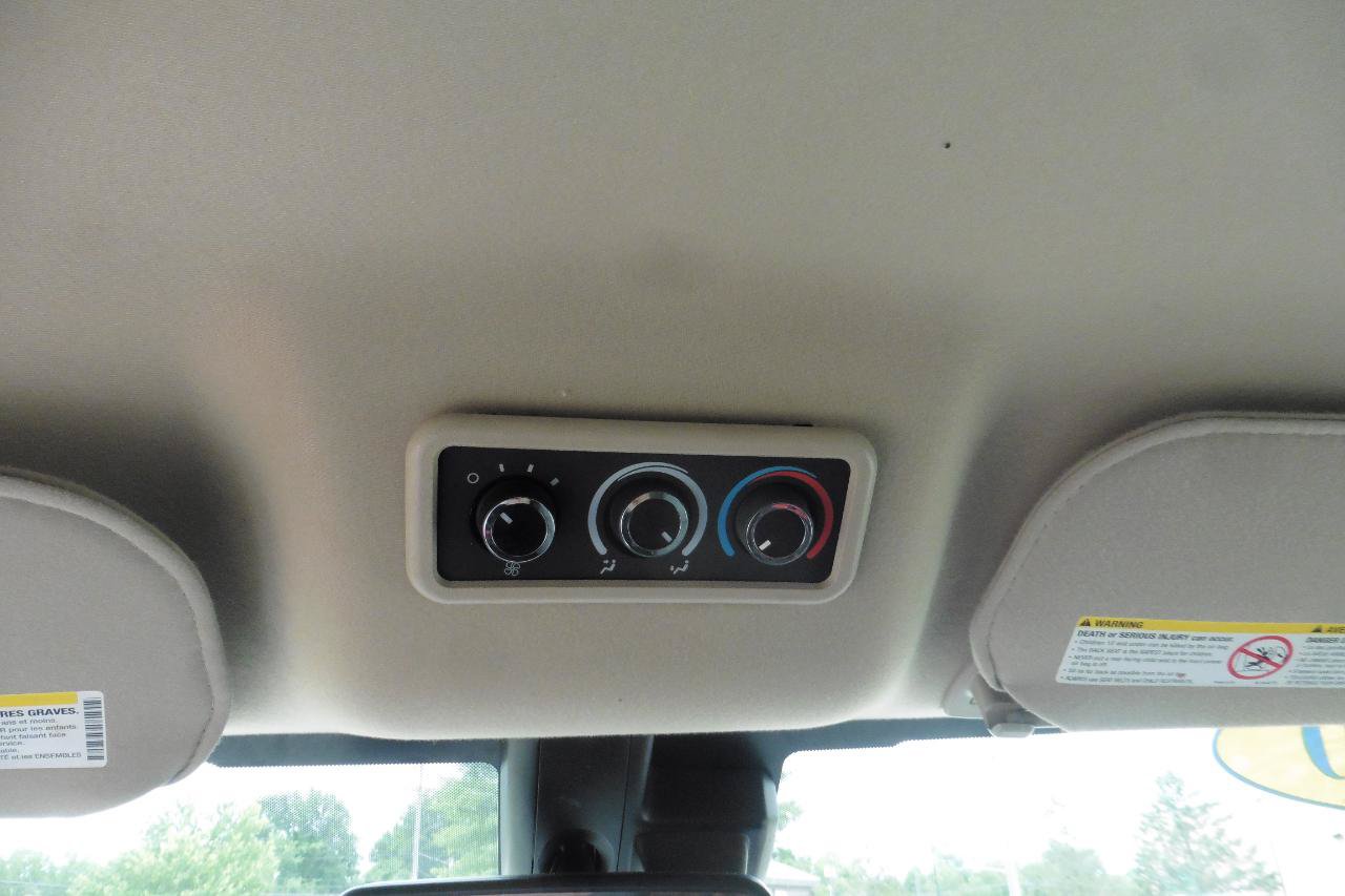 Used 2020 Chevrolet Express 3500 LT w/ LT Preferred Equipment Group RWD image 11