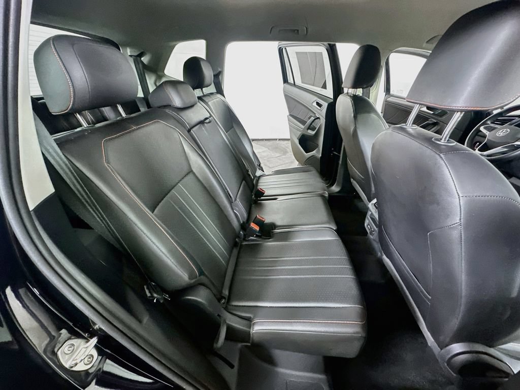 Used 2024 Volkswagen Tiguan SE FWD image 11