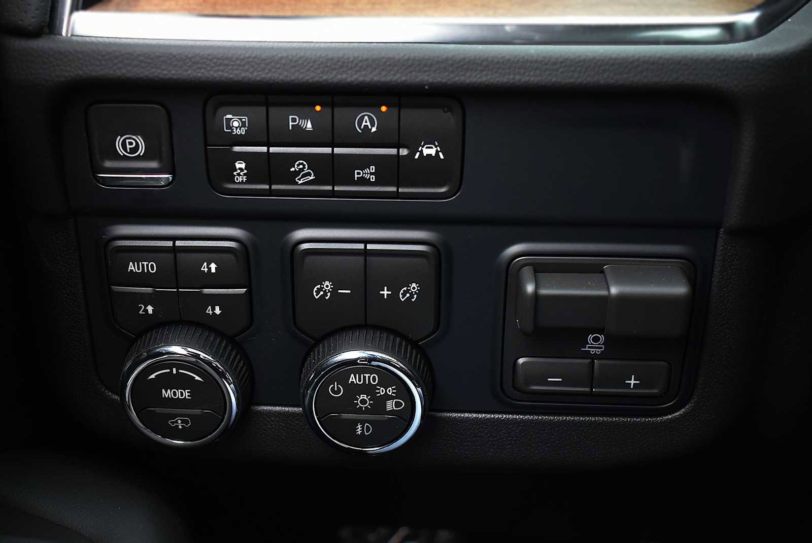 New 2026 Chevrolet Suburban High Country image 25