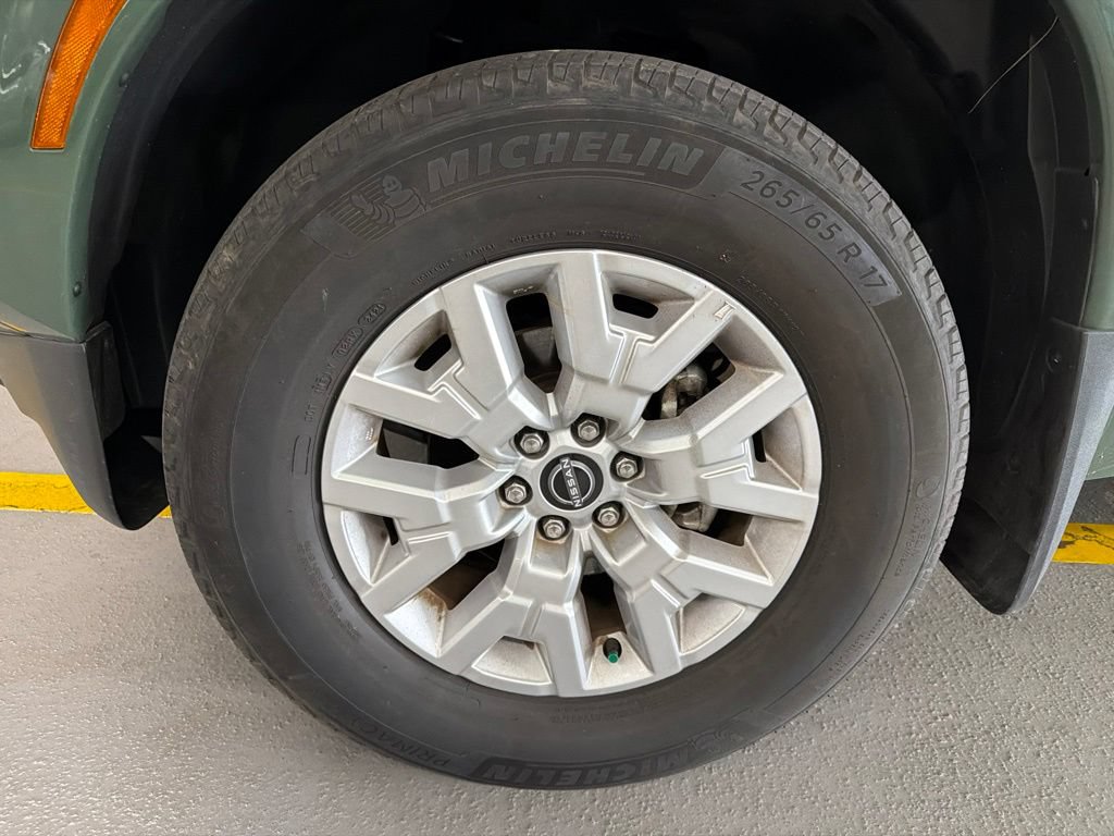 Used 2022 Nissan Frontier SV RWD image 5
