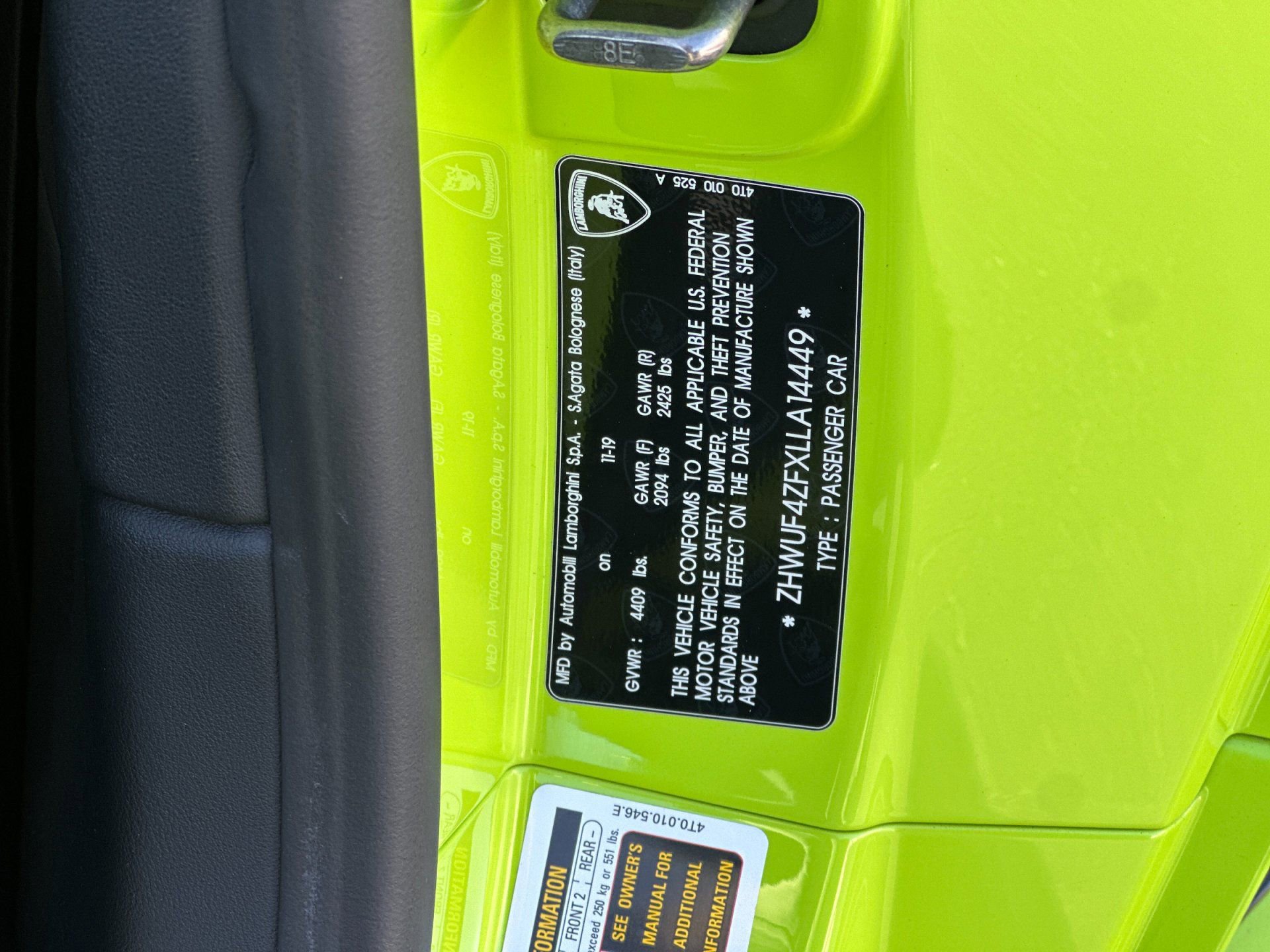 Used 2020 Lamborghini Huracan EVO image 32