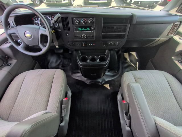 Used 2019 Chevrolet Express 2500 RWD image 15