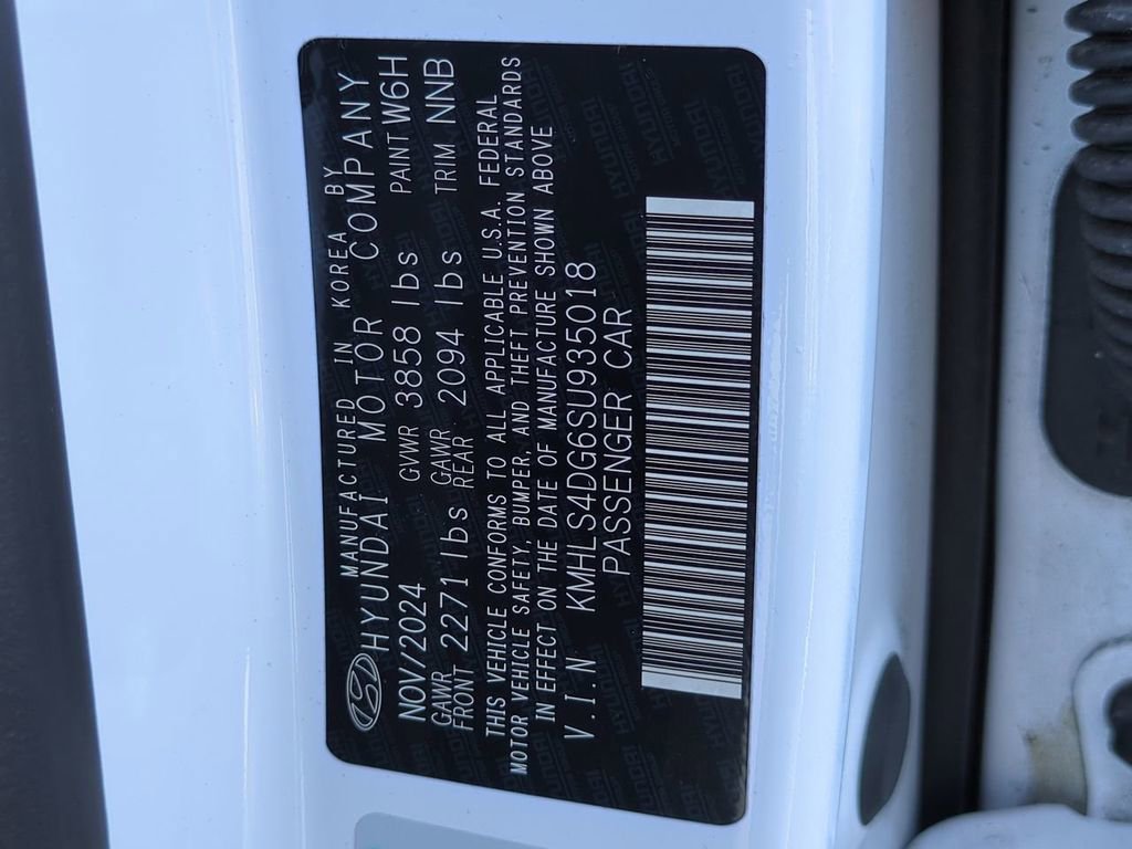 Certified 2025 Hyundai Elantra SEL image 31