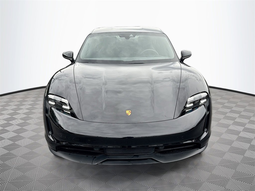 Used 2021 Porsche Taycan image 2