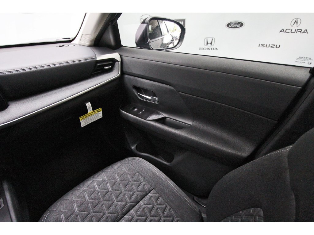 Used 2026 Nissan Kicks SV FWD image 8