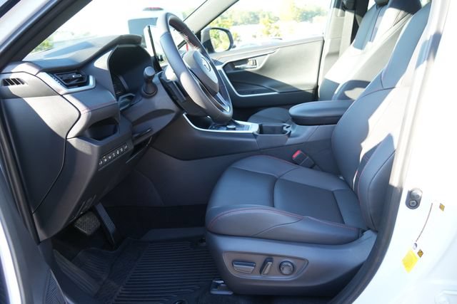 Used 2025 Toyota RAV4 XSE w/ Premium Package AWD/4WD image 25