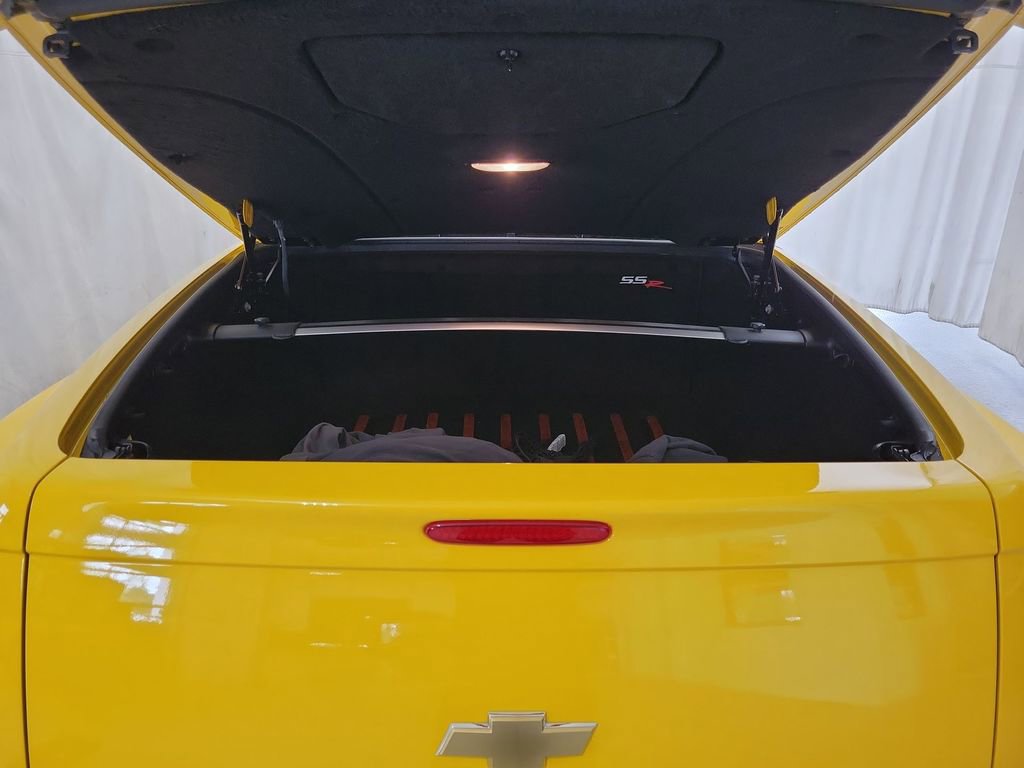 Used 2004 Chevrolet SSR w/ Preferred Equipment Group image 17