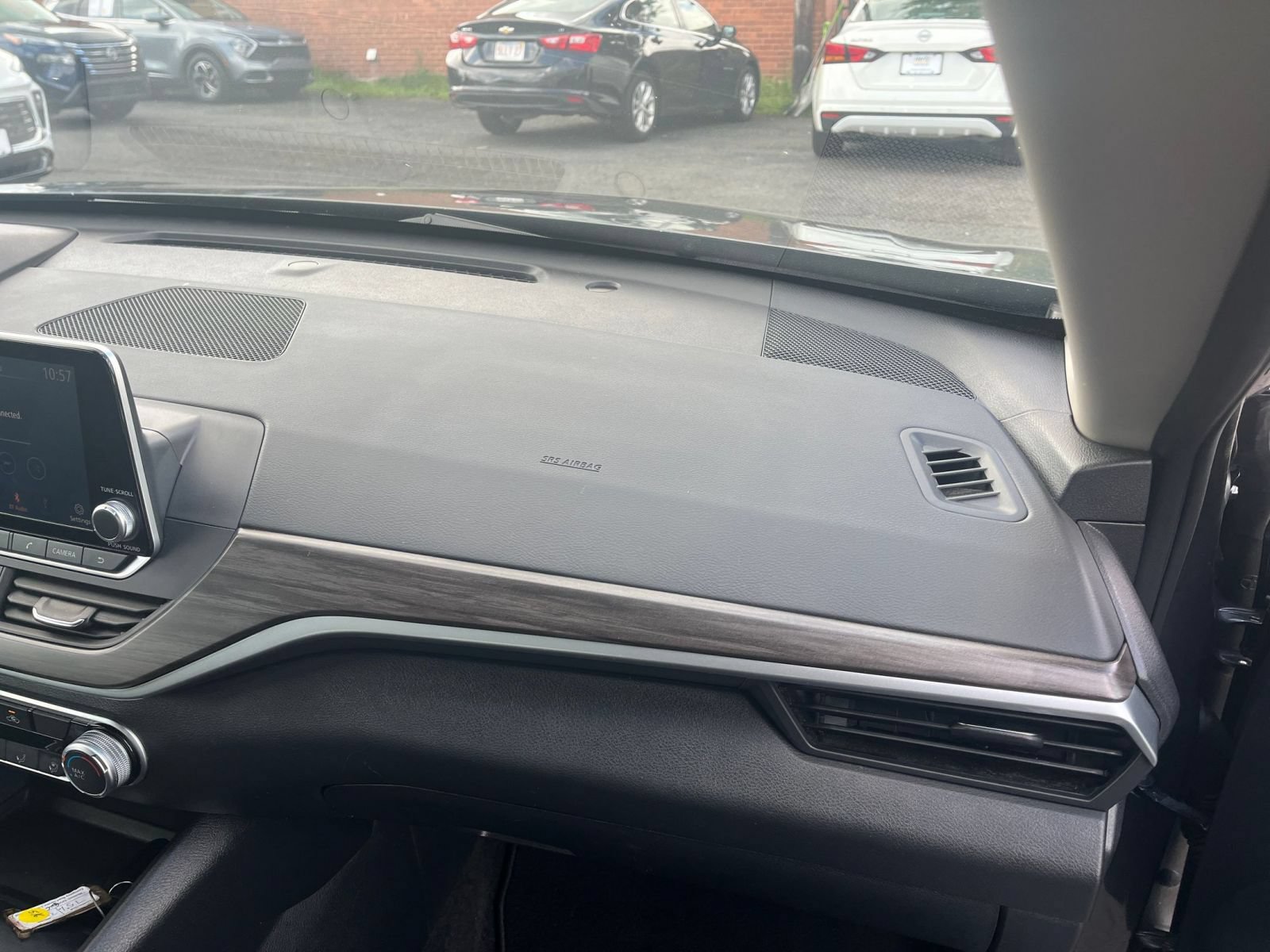 Used 2025 Nissan Altima 2.5 SV FWD image 35