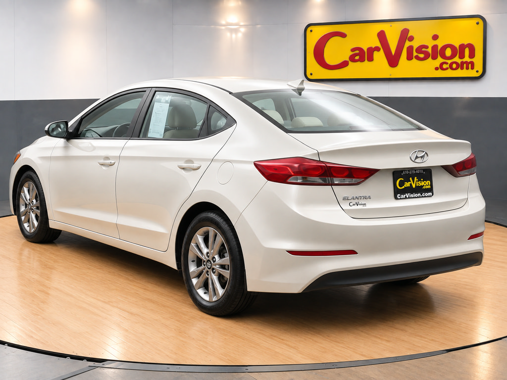 Used 2017 Hyundai Elantra SE FWD image 4