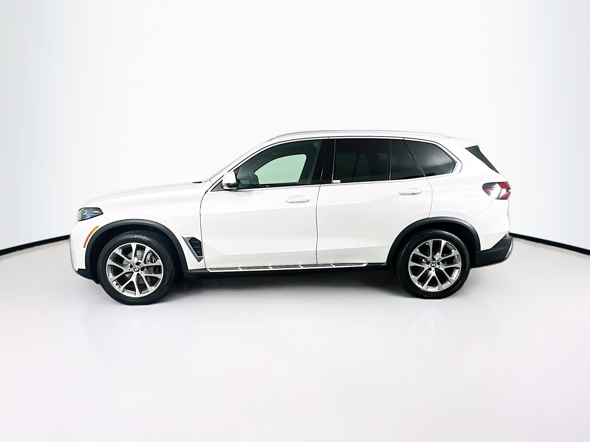 Used 2024 BMW X5 sDrive40i RWD image 4