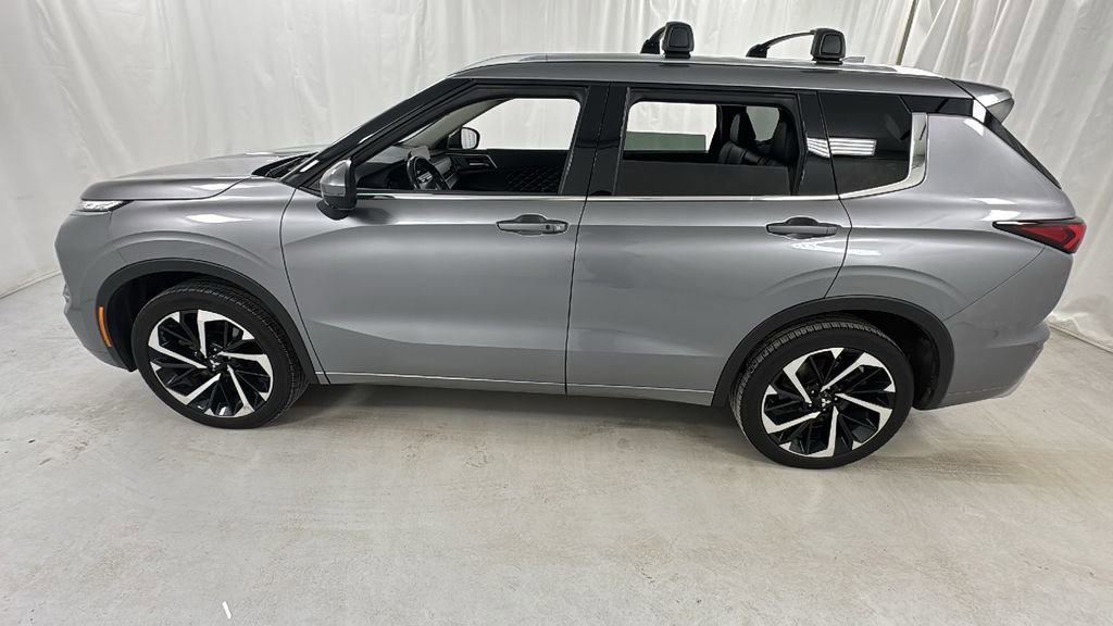 Used 2022 Mitsubishi Outlander SEL image 6