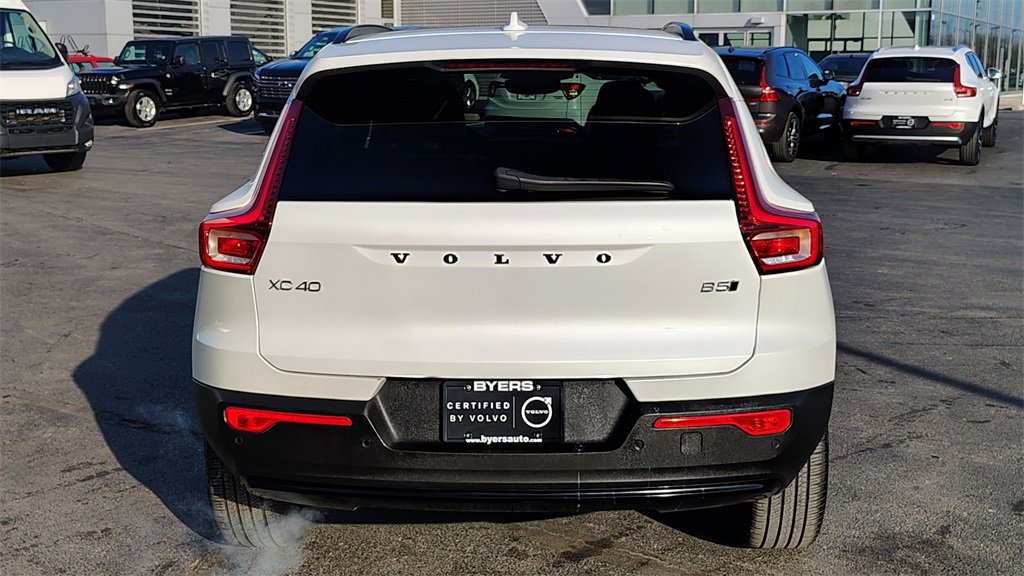 Certified 2025 Volvo XC40 B5 Plus image 31