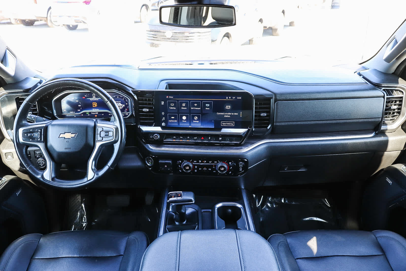 Used 2023 Chevrolet Silverado 1500 LTZ AWD/4WD image 12