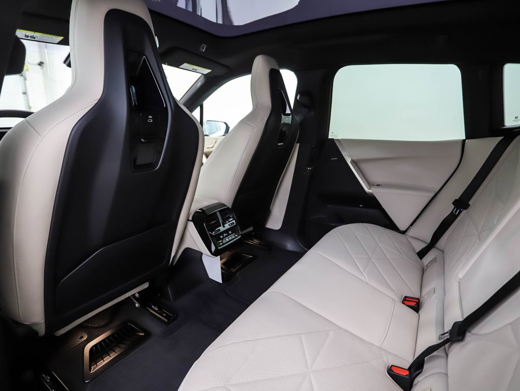 New 2026 BMW iX xDrive60 image 22