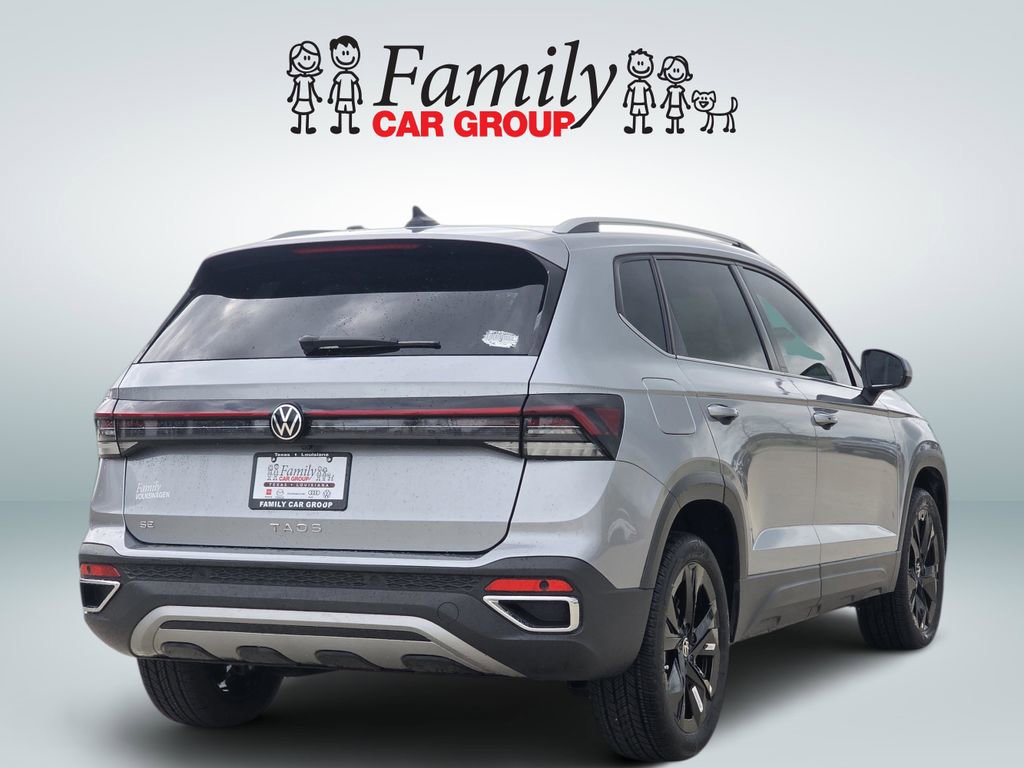 Used 2025 Volkswagen Taos SE FWD image 4