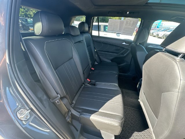 Used 2023 Volkswagen Tiguan SE R-Line AWD/4WD image 38
