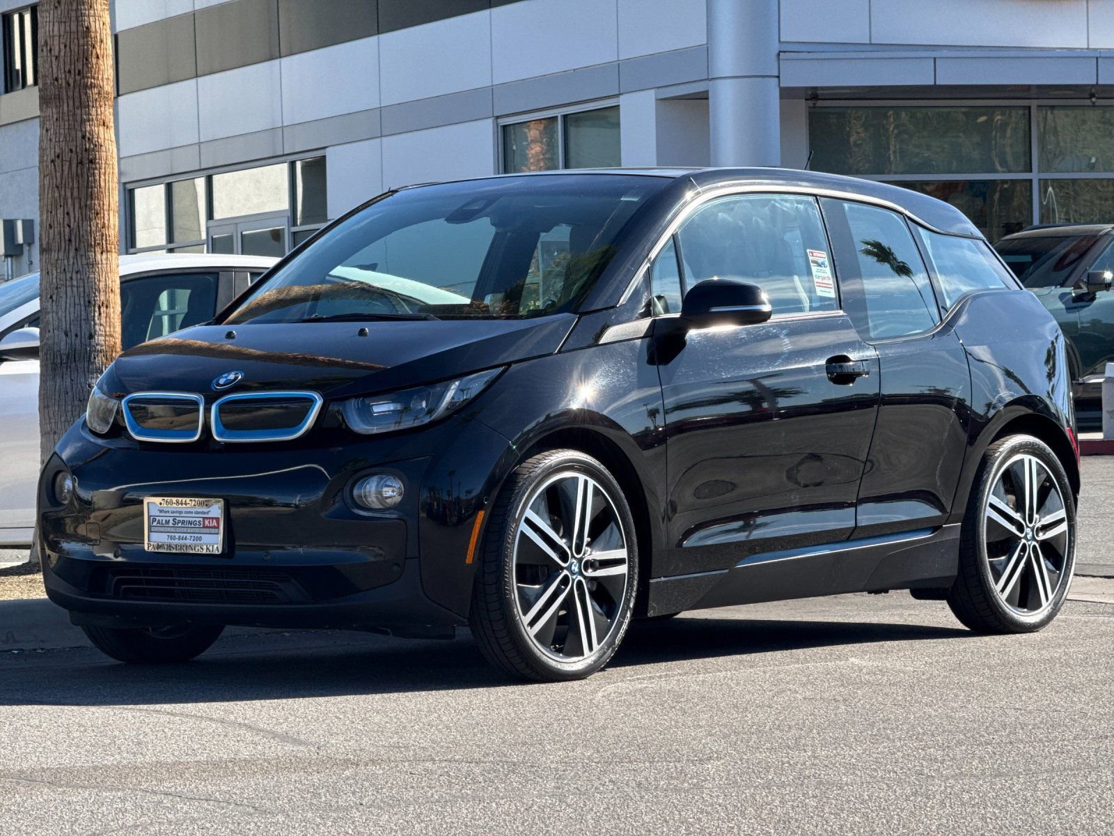 Used 2017 BMW i3 94Ah w/Range Extender image 7