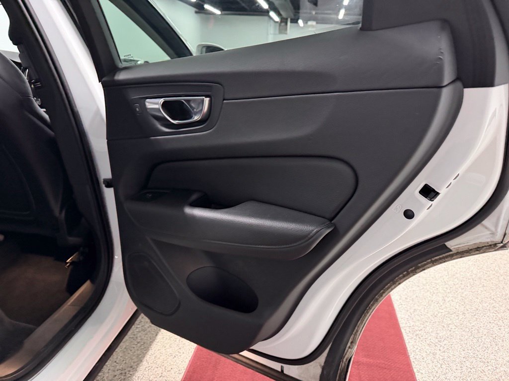 Used 2020 Volvo XC60 T5 Inscription w/ Protection Package Premier AWD/4WD image 22