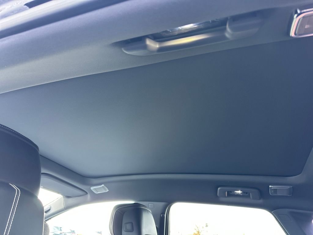 New 2026 Cadillac Optiq Luxury 1 image 16