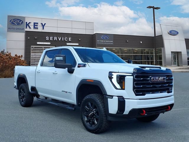 Used 2025 GMC Sierra 2500 AT4 AWD/4WD image 3