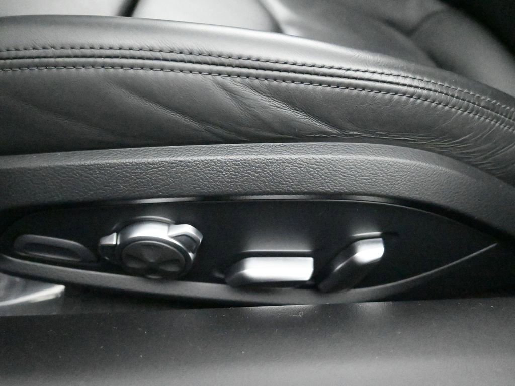 Used 2021 Audi R8 V10 w/ Premium Package image 22