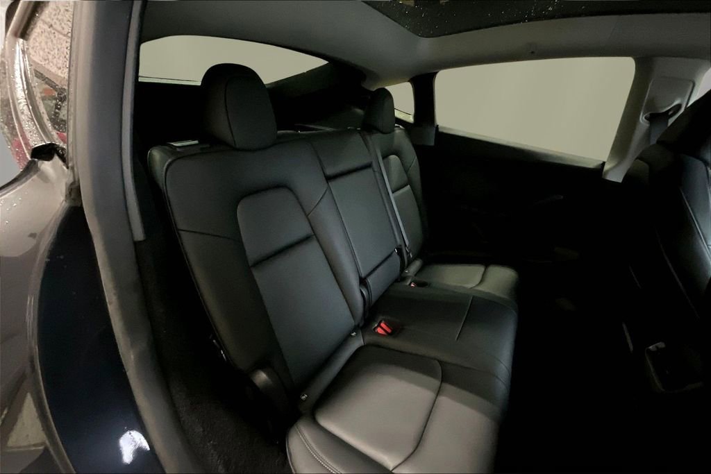 Used 2024 Tesla Model Y 2WD image 24